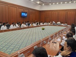 OBC Reservation : मराठा समाजाची 'सरसकट ओबीसी'  मागणी मान्य करता येणार नाही! मुंबईतील महत्त्वाची बैठक संपली