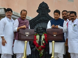 महिलाओं को 1500 रुपये महीना, किसानों को मुफ्त बिजली...10 प्वाइंट्स में समझें महाराष्ट्र का बजट महिलाओं को 1500 रुपये महीना, किसानों को मुफ्त बिजली...10 प्वाइंट्स में समझें महाराष्ट्र का बजट