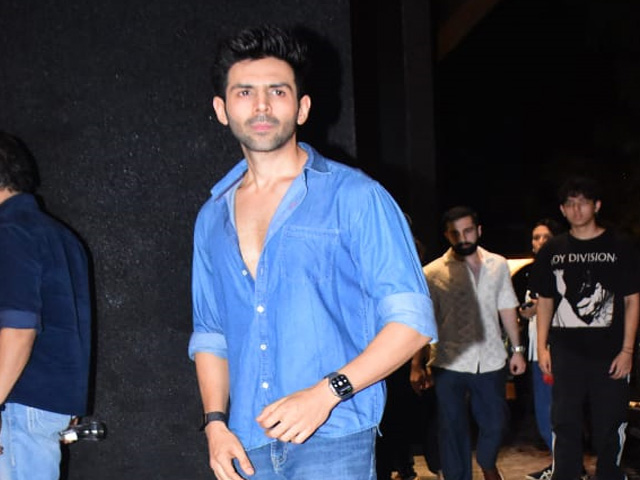 The K Factor: Kartik Aaryan And Kabir Khan Pose With Fans In A Theatre
