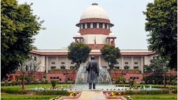सर्वोच्च न्यायालयातील सुनावणीला बनियान घालून आला, न्यायमूर्ती म्हणाल्या 'हाकला याला'