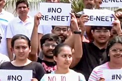 NEET Paper Leak Case: कहां तक पहुंची Latur पेपर लीक केस की जांच ?