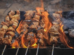 World Kebab Day 2024: आज है विश्व कबाब दिवस, क्या आप जानते हैं कहां से आया है यह लजीज पकवान, जानिए दिलचस्प बातें World Kebab Day 2024: आज है विश्व कबाब दिवस, क्या आप जानते हैं कहां से आया है यह लजीज पकवान, जानिए दिलचस्प बातें