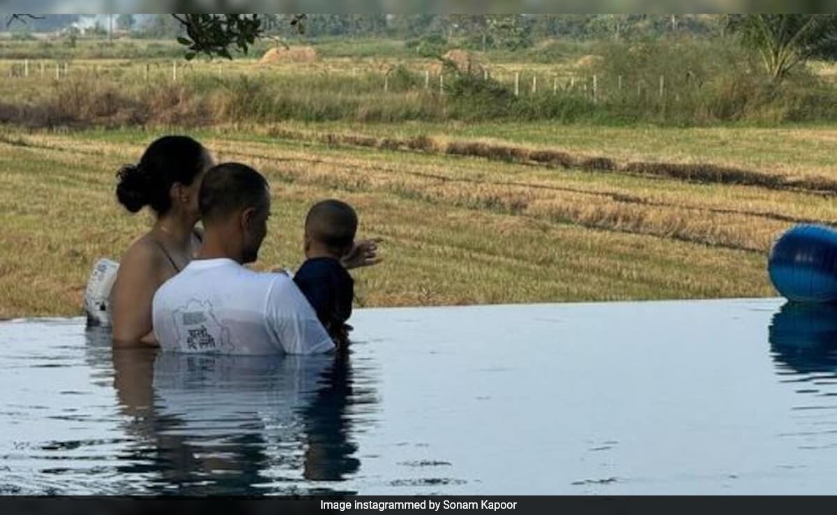 ICYMI, Sonam Kapoor's Famjam Moment With Husband Anand Ahuja And Son Vayu