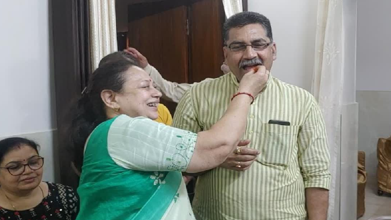 'कांग्रेस ने जबलपुर से अन्याय किया' जीत के बाद आशीष दुबे का बयान