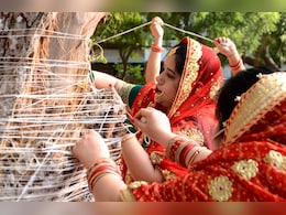 पीरियड्स में वट सावित्री का व्रत और पूजा करनी चाहिए या नहीं, जानिए शास्त्र क्या कहते हैं? पीरियड्स में वट सावित्री का व्रत और पूजा करनी चाहिए या नहीं, जानिए शास्त्र क्या कहते हैं?