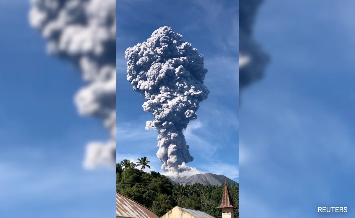 Indonesian Volcano Erupts Again, Sending Ash 7 Km Into Sky - Vimarsana News