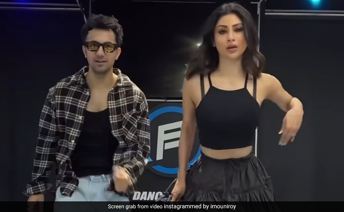 Mouni Roy Dances To <i>Zaalima</i> In The Best Of Two Equally Stylish Black OOTDs