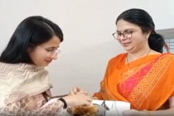 Farmer's Daughter Who Failed In Class 11 Becomes Deputy Collector In MP Farmer's Daughter Who Failed In Class 11 Becomes Deputy Collector In MP