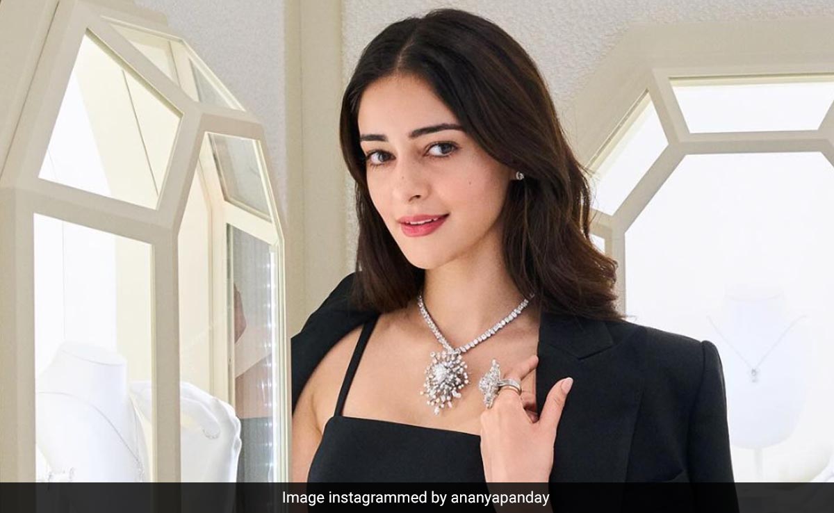 Ananya Panday Welcomes Swarovski's First Ever Lab-Grown Diamond Collection In A Black Bralette And Blazer