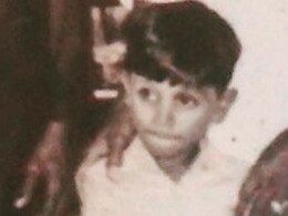 बेहद बीमार थी बहन फिर भी काम छोड़कर नहीं गया, आज म्यूजिक की दुनिया का बेताज बादशाह कहलाता है बच्चा बेहद बीमार थी बहन फिर भी काम छोड़कर नहीं गया, आज म्यूजिक की दुनिया का बेताज बादशाह कहलाता है बच्चा