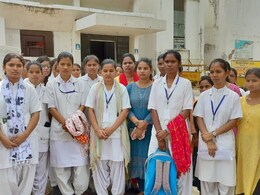 कॉलेज बंद लेकिन फीस का क्या? शहडोल में नर्सिंग छात्रों ने जताया विरोध