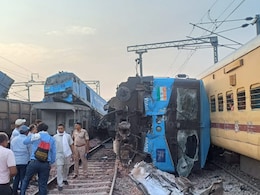 पंजाब में  माल गाड़ियों में हुई भीषण टक्कर, हादसे में 2 लोको पायलट घायल पंजाब में  माल गाड़ियों में हुई भीषण टक्कर, हादसे में 2 लोको पायलट घायल