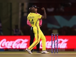 T20 वर्ल्ड कप में युगांडा के 43 साल के गेंदबाज ने रचा इतिहास, ऐसा कर विश्व क्रिकेट में मचाई खलबली T20 वर्ल्ड कप में युगांडा के 43 साल के गेंदबाज ने रचा इतिहास, ऐसा कर विश्व क्रिकेट में मचाई खलबली