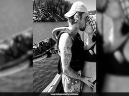 Dad-To-Be Justin Bieber Cradles Wife Hailey Bieber's Baby Bump. See Post Dad-To-Be Justin Bieber Cradles Wife Hailey Bieber's Baby Bump. See Post