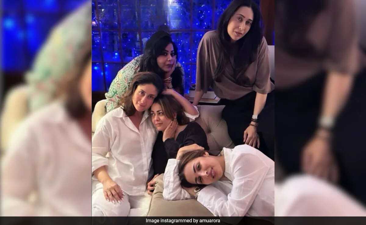 About Last Night: Kareena Kapoor's Get-Together With "Soul Sisters" Karisma, Malaika And Amrita Arora