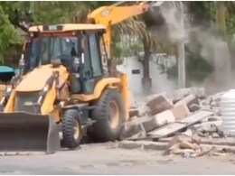 Jhalawar: कलेक्टर के मौखिक निर्देशों की आड़ में पंचायत ने साफ किया कॉलोनाइजर का रास्ता, भड़क उठे लोग