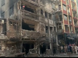 Watch: Fire Breaks Out At Restaurant In Delhi's Shaheen Bagh Watch: Fire Breaks Out At Restaurant In Delhi's Shaheen Bagh