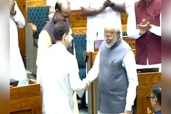 Rahul Gandhi ने संसद में PM Modi से मिलाया हाथ| Lok Sabha Speaker Election Rahul Gandhi ने संसद में PM Modi से मिलाया हाथ| Lok Sabha Speaker Election