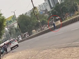वीडियो : बरेली में सड़क पर चलीं दनादन गोलियां; समाजवादी पार्टी ने यूपी सरकार से पूछे सवाल  वीडियो : बरेली में सड़क पर चलीं दनादन गोलियां; समाजवादी पार्टी ने यूपी सरकार से पूछे सवाल