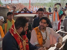बागेश्वर धाम पहुंचे संजय दत्त, दर्शन के बाद बोले मैं बार बार... बागेश्वर धाम पहुंचे संजय दत्त, दर्शन के बाद बोले मैं बार बार...