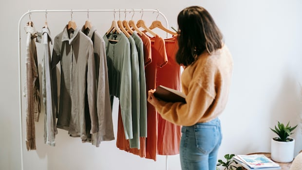 How To Choose The Perfect Women's Apparel And Footwear For Rainy Days