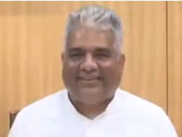 मोदी 3.0 के कैबिनेट मंत्री भूपेंद्र यादव ने संभाला कार्यभार, बोले- 'मैं PM के मिशन को पूरा करूंगा' मोदी 3.0 के कैबिनेट मंत्री भूपेंद्र यादव ने संभाला कार्यभार, बोले- 'मैं PM के मिशन को पूरा करूंगा'