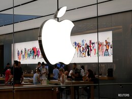 Apple Sued By Women Employees Claiming Pay Discrimination Apple Sued By Women Employees Claiming Pay Discrimination
