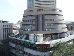 Stock Market: रिकॉर्ड ऊंचाई पर खुला भारतीय शेयर बाजार, इन कंपनियों के शेयर में रही तेजी, देखें पूरी लिस्ट Stock Market: रिकॉर्ड ऊंचाई पर खुला भारतीय शेयर बाजार, इन कंपनियों के शेयर में रही तेजी, देखें पूरी लिस्ट