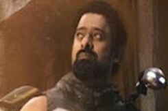 हर तरफ छाई Kalki फिल्म के लिए बनाई ये खास गाड़ी बुज्जी हर तरफ छाई Kalki फिल्म के लिए बनाई ये खास गाड़ी बुज्जी