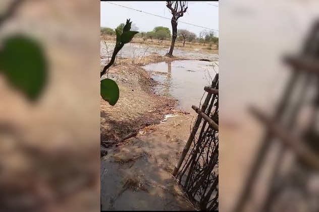 गांव में गुस्सा नहर का पानी. गांव में गुस्सा नहर का पानी.