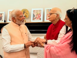 आडवाणी और PM मोदी के आत्मीय रिश्ते को बयां करती ये PHOTOS आडवाणी और PM मोदी के आत्मीय रिश्ते को बयां करती ये PHOTOS