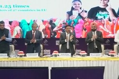 Election Officers' Standing Ovation For Voters After Mega 7-Phase Polls Election Officers' Standing Ovation For Voters After Mega 7-Phase Polls