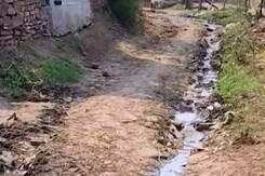 बेमेतरा: आजादी के सालों बाद भी क्यों नहीं मिल रही इन लोगों को मूलभूत सुविधाएं? बेमेतरा: आजादी के सालों बाद भी क्यों नहीं मिल रही इन लोगों को मूलभूत सुविधाएं?