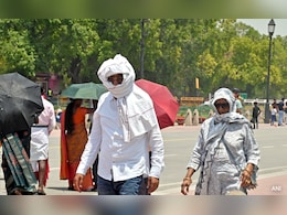 Delhi Under Red Alert As Temperature Soars Beyond 45 Degrees Celsius Delhi Under Red Alert As Temperature Soars Beyond 45 Degrees Celsius