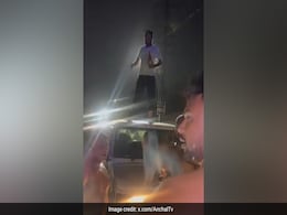 Watch: Shirtless Men Dance On Noida Road, Cut Cake, Cops Respond Watch: Shirtless Men Dance On Noida Road, Cut Cake, Cops Respond