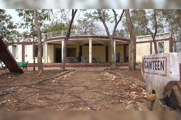 No Canteen in National Fossil Park Ghughwa Dindori