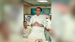 विधानसभा अध्यक्ष नार्वेकरांना कोर्टाचा दणका, थेट दंडच ठोठावला, प्रकरण काय?