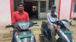 स्कूटी देने के बाद RC देना भूल गए अफसर, अब दर-दर भटक रहे छात्र