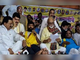 लक्ष्मण हाकेंचं उपोषण स्थगित, सर्वपक्षीय नेत्यांच्या उपस्थितीमध्ये केली घोषणा