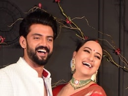 शादी के बाद सोनाक्षी सिन्हा ने पति जहीर इकबाल के साथ वेडिंग रिसेप्शन में किया रोमांटिक डांस, सामने आया वीडियो शादी के बाद सोनाक्षी सिन्हा ने पति जहीर इकबाल के साथ वेडिंग रिसेप्शन में किया रोमांटिक डांस, सामने आया वीडियो