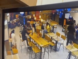 Delhi Burger King Murder Video: खिड़की से कूदा फिर भी न छोड़ा... देखें दिल्ली के बर्गर किंग रेस्तरां में मर्डर का वीडियो Delhi Burger King Murder Video: खिड़की से कूदा फिर भी न छोड़ा... देखें दिल्ली के बर्गर किंग रेस्तरां में मर्डर का वीडियो