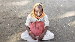 कुछ खर्चा करो...पट्टा बनवा दूंगा - बोलकर आदिवासी परिवार से वसूले 20 हजार