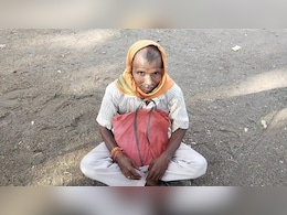कुछ खर्चा करो...पट्टा बनवा दूंगा - बोलकर आदिवासी परिवार से वसूले 20 हजार कुछ खर्चा करो...पट्टा बनवा दूंगा - बोलकर आदिवासी परिवार से वसूले 20 हजार