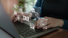 ITR File 2024: ITR फ़ाइल करने की आज आखिरी तारीख, भरना भूले तो लग सकता है इतना जुर्माना