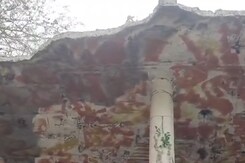 देवास में जर्जर हालत में माता टेकरी मंदिर, श्रद्वालुओं की जान को खतरा