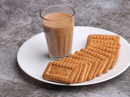 क्या आप भी चाय के साथ बिस्कुट खाना पसंद करते हैं तो हो जाएं सावधान! न्यूट्रिशनिस्ट ने बताया इसे खाने के नुकसान क्या आप भी चाय के साथ बिस्कुट खाना पसंद करते हैं तो हो जाएं सावधान! न्यूट्रिशनिस्ट ने बताया इसे खाने के नुकसान