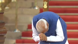 पंतप्रधान नरेंद्र मोदी यांचा सर्वांना वाकून नमस्कार, शपथविधी सोहळ्यातील खास PHOTO