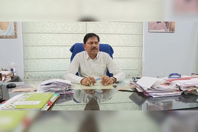 सीहोर डीएफओ एमएस डाबर जानकारी देते हुए. सीहोर डीएफओ एमएस डाबर जानकारी देते हुए.