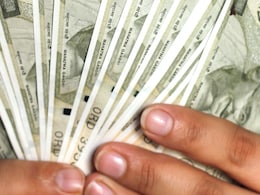 Vastu Tips for Money: मां लक्ष्मी होंगी प्रसन्न, घर हो जाएगा संपन्न, बस तिजोरी में रख लीजिए ये वस्तुएं Vastu Tips for Money: मां लक्ष्मी होंगी प्रसन्न, घर हो जाएगा संपन्न, बस तिजोरी में रख लीजिए ये वस्तुएं