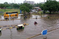 Delhi Rains: Saturday और Sunday को भी भारी बारिश का अनुमान